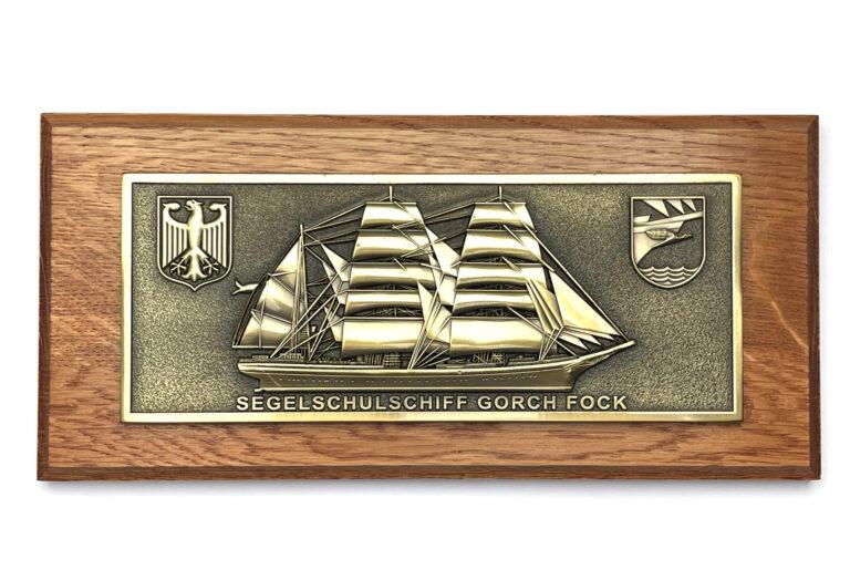 Massives Relief - A60 Segelschulschiff GORCH FOCK messingfarben