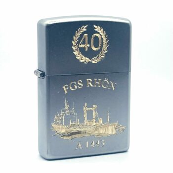 A1443 Trossschiff RHÖN - 40 JAHRE – ZIPPO Sturmfeuerzeug m. Diamantgravur – German Navy