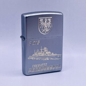 F215 Fregatte BRANDENBURG – ZIPPO Sturmfeuerzeug m. Diamantgravur – German Navy