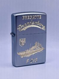 F215 Fregatte BRANDENBURG – ZIPPO Sturmfeuerzeug m. Diamantgravur – German Navy