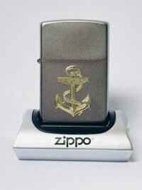 MarineAnker – ZIPPO Sturmfeuerzeug m. Diamantgravur – Navy