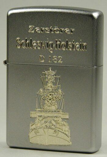 D182 Zerstörer SCHLESWIG-HOLSTEIN – ZIPPO Sturmfeuerzeug m. Diamantgravur - German Navy